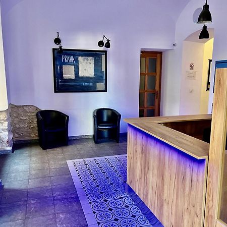 New City Centre Garden Apartment - Central Location Praha Bagian luar foto