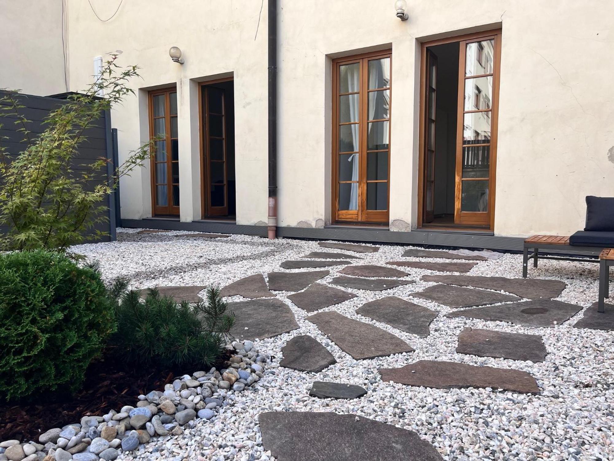 New City Centre Garden Apartment - Central Location Praha Bagian luar foto
