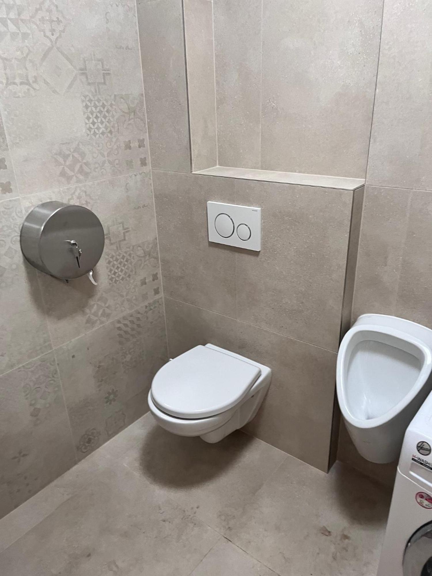 New City Centre Garden Apartment - Central Location Praha Bagian luar foto