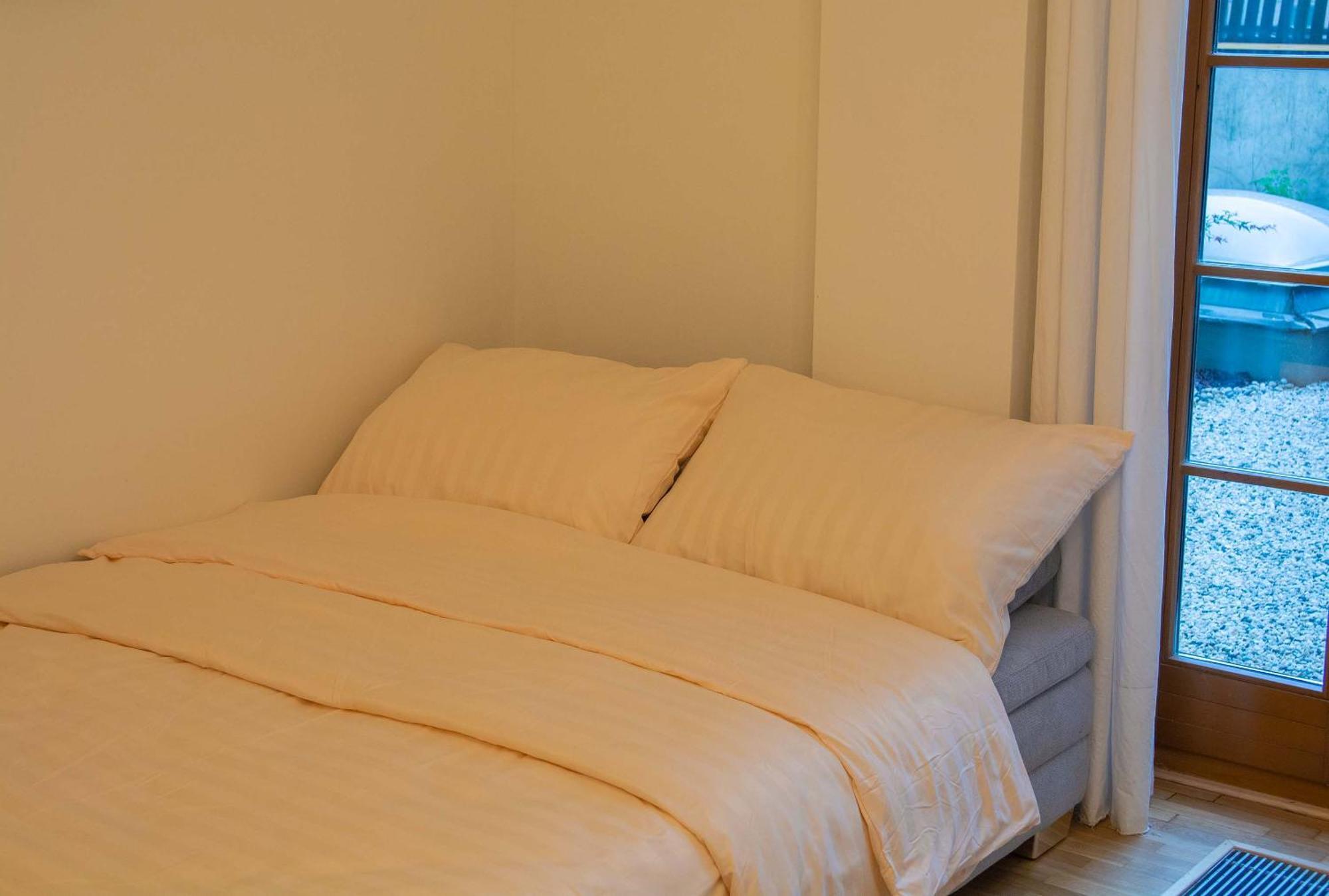 New City Centre Garden Apartment - Central Location Praha Bagian luar foto