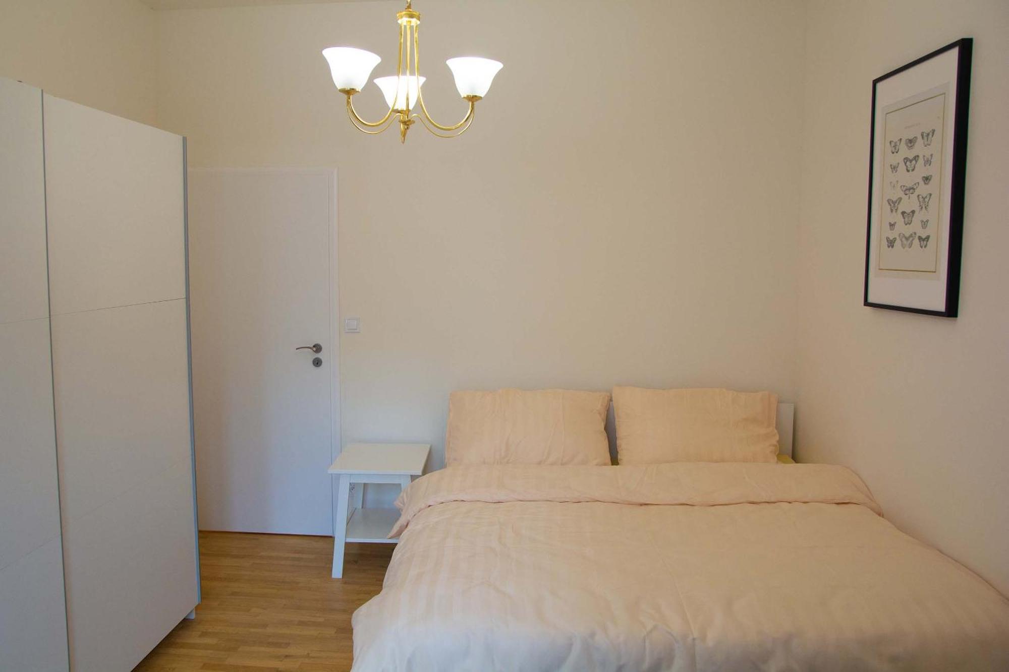 New City Centre Garden Apartment - Central Location Praha Bagian luar foto