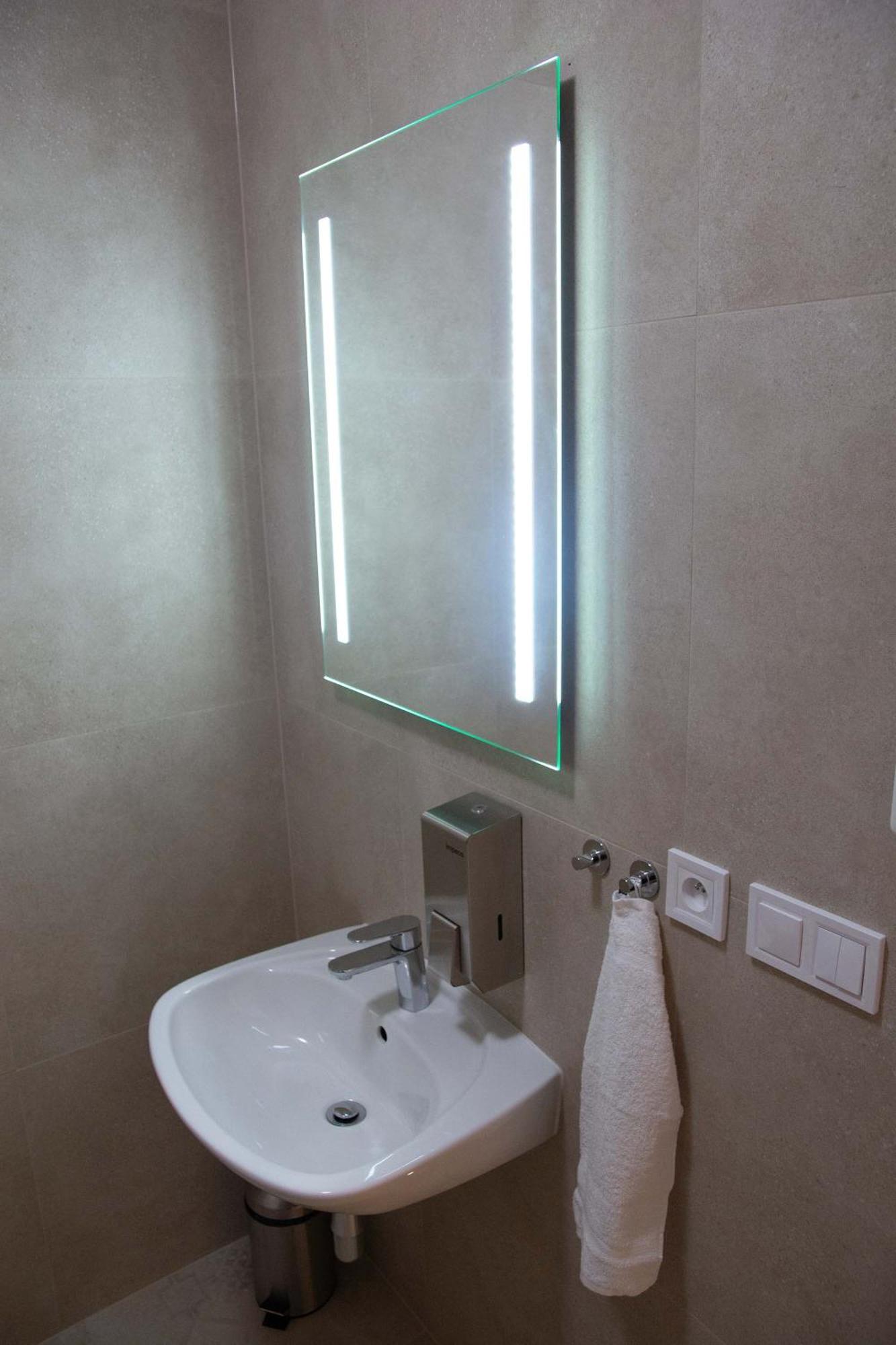 New City Centre Garden Apartment - Central Location Praha Bagian luar foto