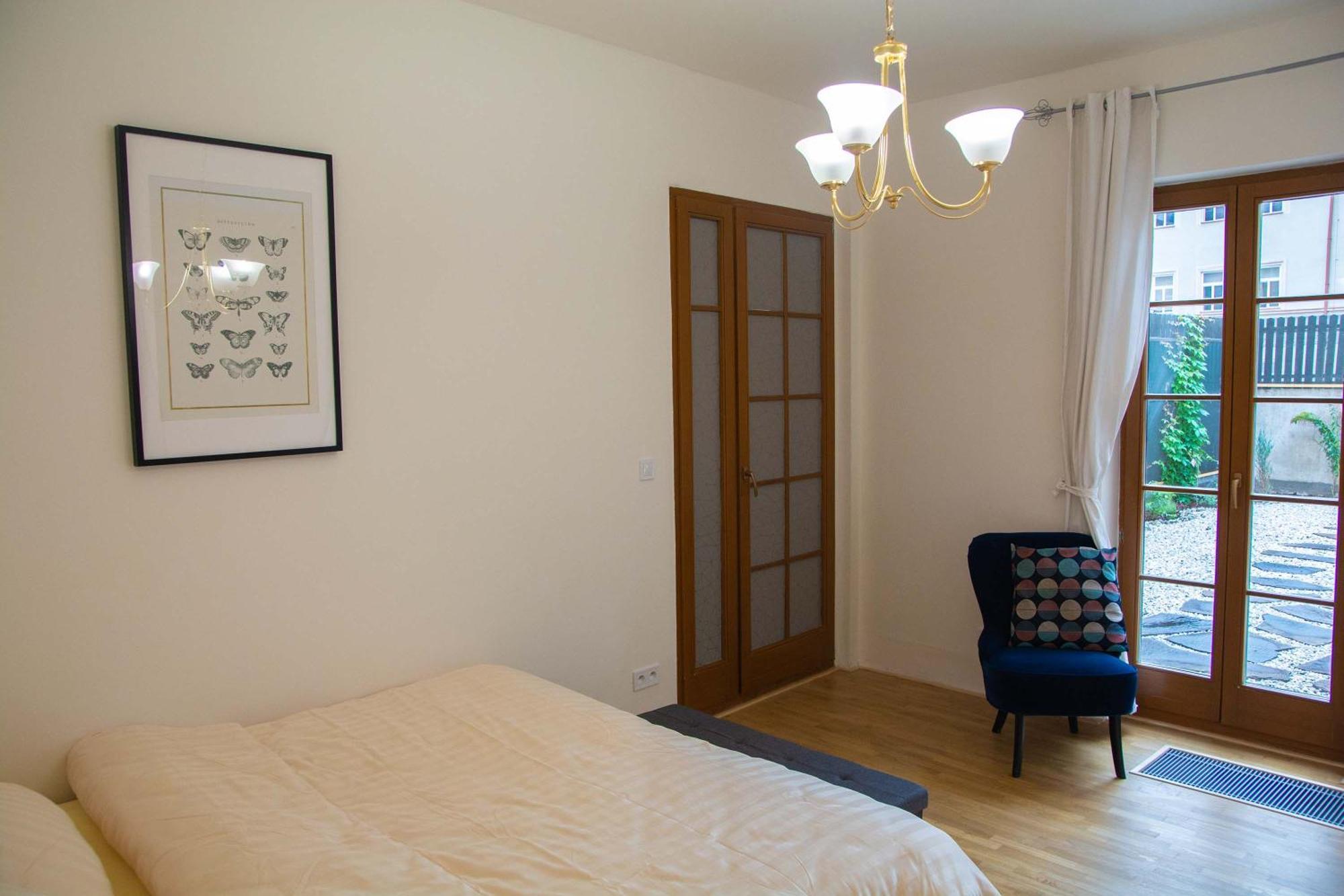 New City Centre Garden Apartment - Central Location Praha Bagian luar foto