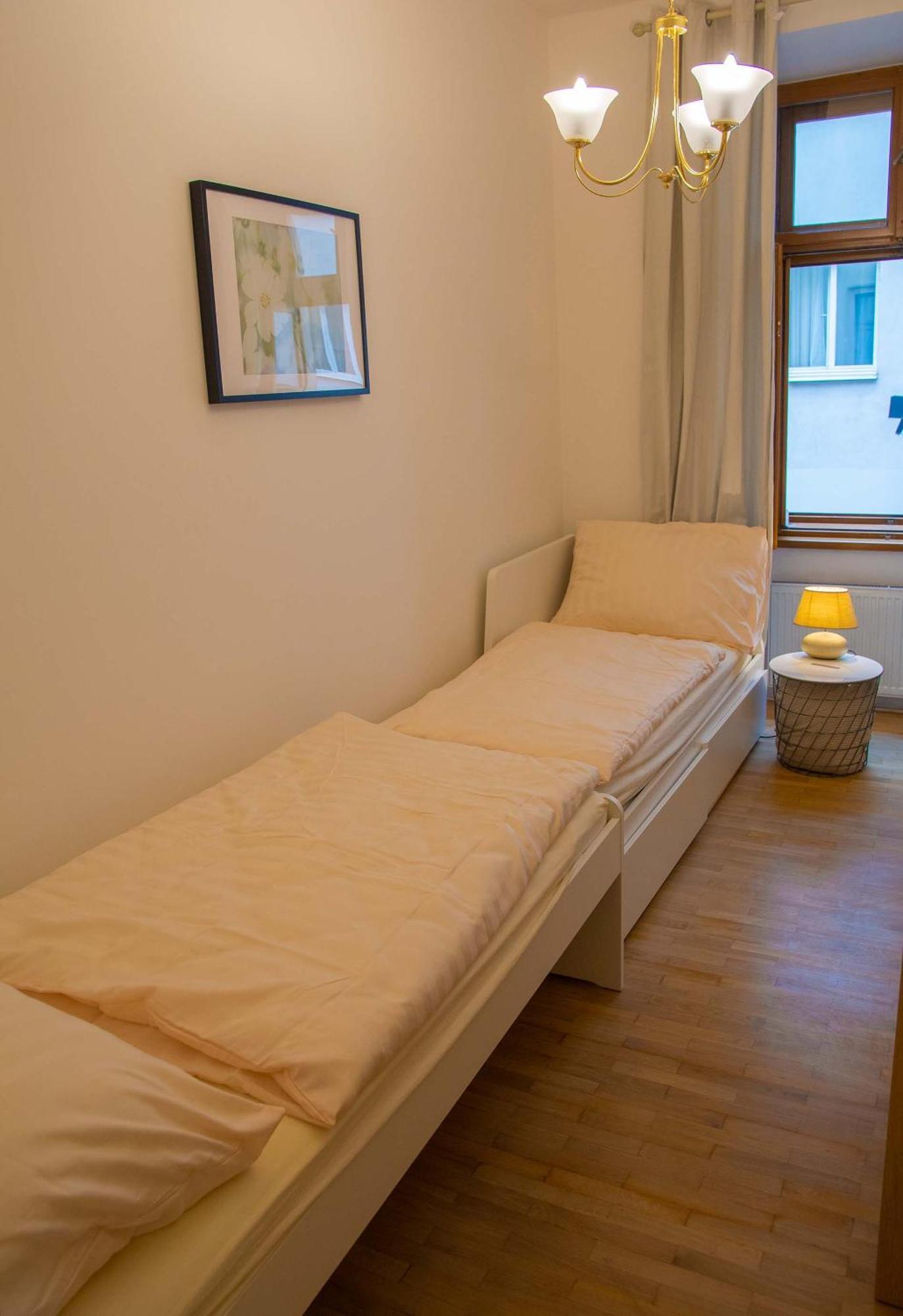 New City Centre Garden Apartment - Central Location Praha Bagian luar foto