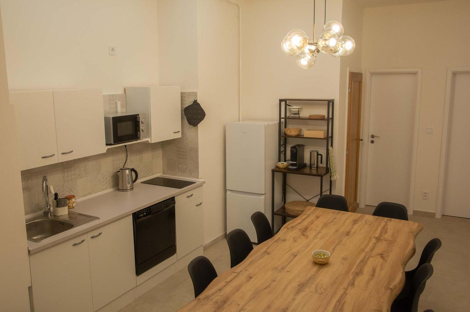 New City Centre Garden Apartment - Central Location Praha Bagian luar foto
