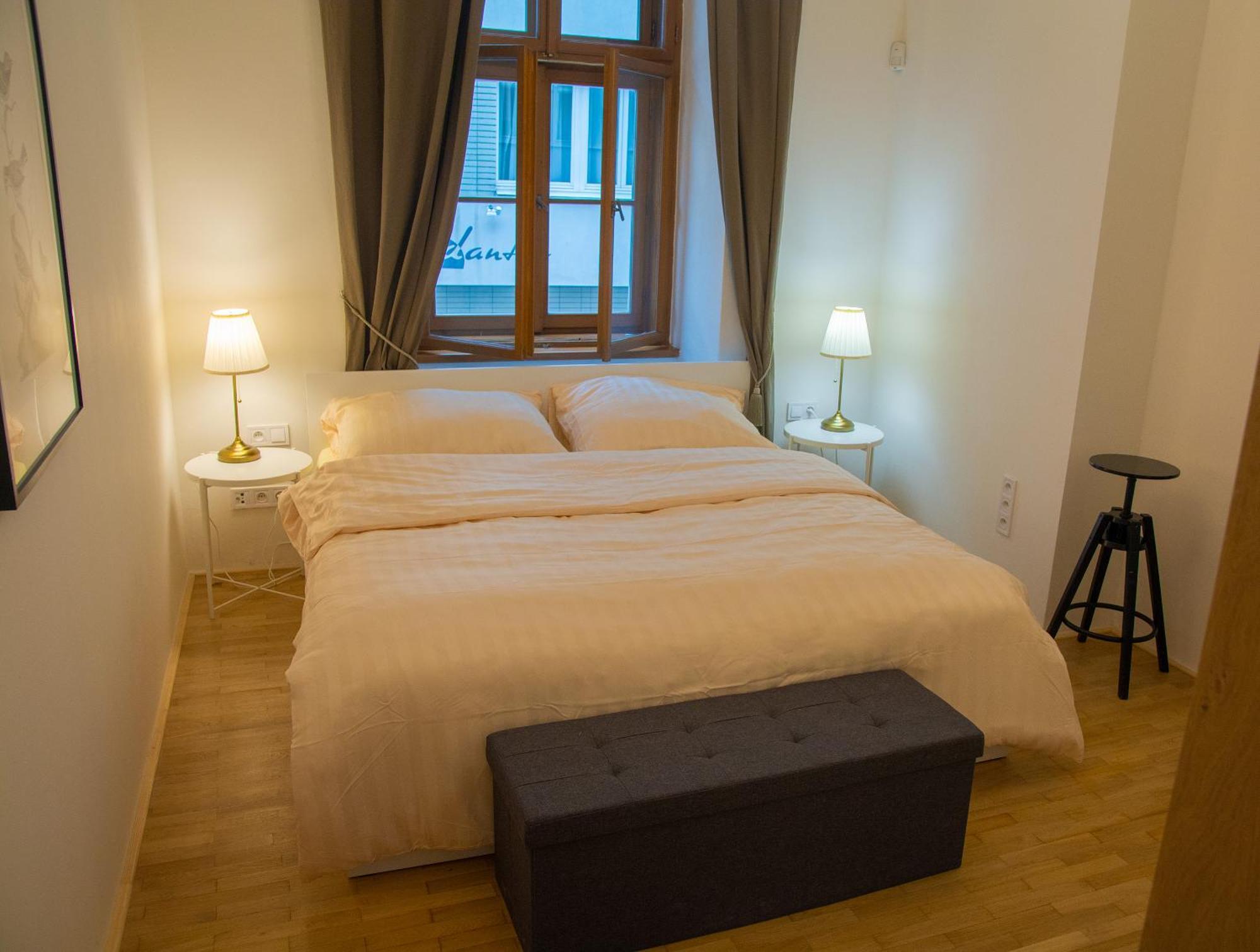 New City Centre Garden Apartment - Central Location Praha Bagian luar foto