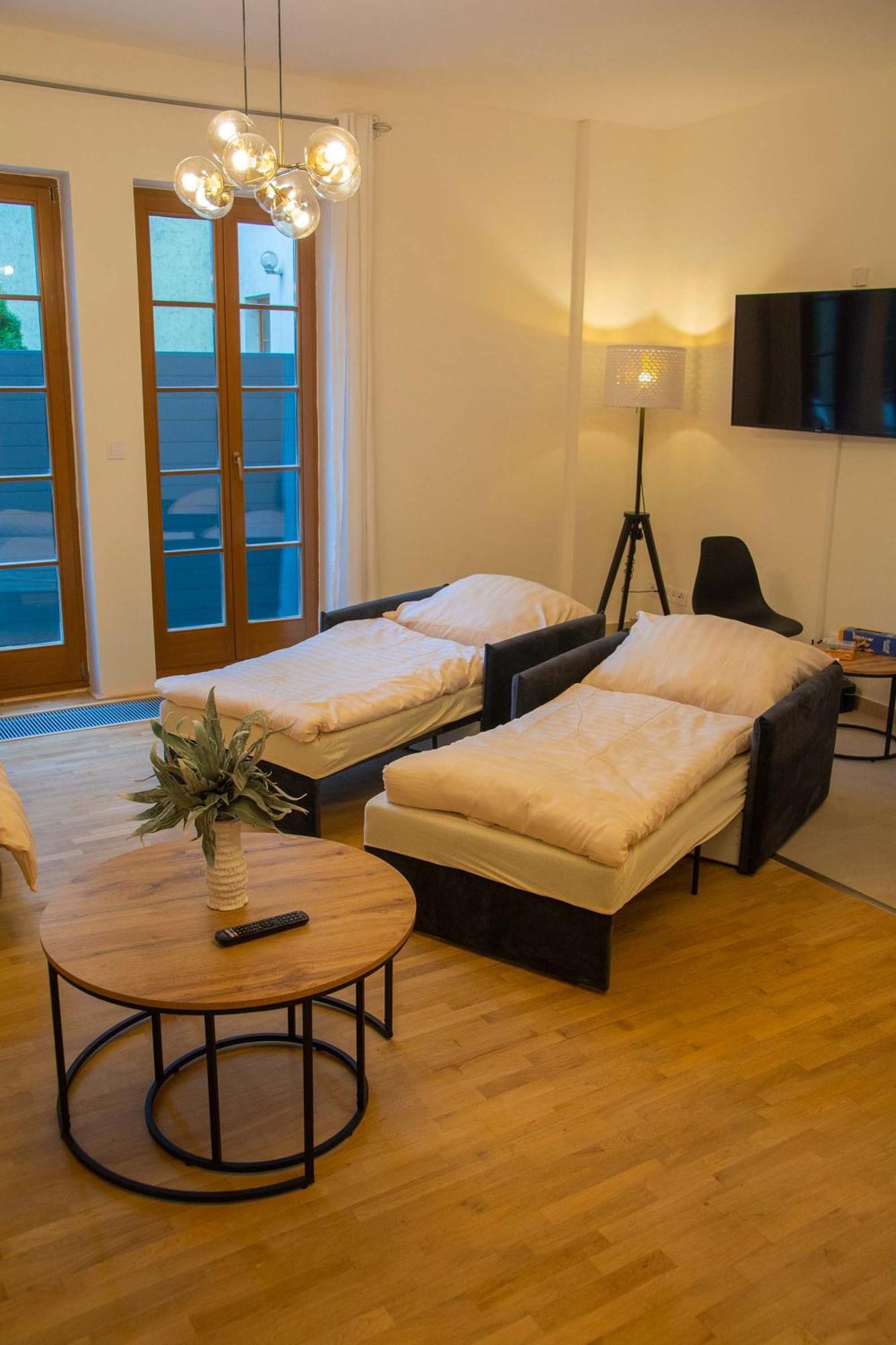 New City Centre Garden Apartment - Central Location Praha Bagian luar foto